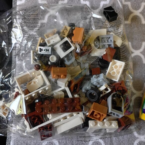 LEGO - Picture 6 of 7